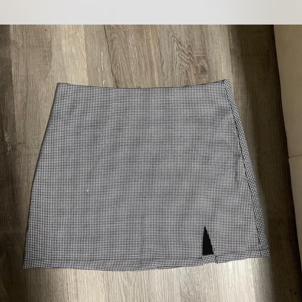 Pink Lily Black and White Mini Pencil Skirt with Slit